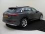 Audi E-tron e-tron 55 quattro advanced 95 kWh | Panoramadak | Achteruitrijcamera | Adaptieve cruise control | Lederen bekleding | Navigatie Plus | CarPlay | Elektrische achterklep |