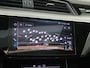Audi E-tron e-tron 50 quattro Launch edition plus 71 kWh | Panoramadak | Luchtvering | Stoelverwarming | Navigatie Plus | Achteruitrijcamera | Lederen bekleding | Adaptieve cruise control |