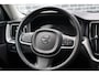 Volvo XC60 2.0 T4 Business Pro | Trekhaak | Harman Kardon audio | 19 inch | Elektrische bestuurdersstoel incl. memory | Stoelverwarming voorzijde | Extra getint glas | Parkeersensoren voor + achter | Parkeercamera | DAB+ | Adaptieve LED-koplampen | Keyless Entry |