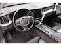 Volvo XC60 2.0 T4 Business Pro | Trekhaak | Harman Kardon audio | 19 inch | Elektrische bestuurdersstoel incl. memory | Stoelverwarming voorzijde | Extra getint glas | Parkeersensoren voor + achter | Parkeercamera | DAB+ | Adaptieve LED-koplampen | Keyless Entry |