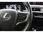 Lexus UX 250h Preference Line | 18 Inch Lichtmetalen velgen | Blind Spot Monitor | Privacy Glass