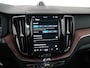 Volvo XC60 T6 Recharge AWD | LR | Ultimate Dark | Luchtvering | Trekhaak | Bowers & Wilkins | Stoelmassage | 360 Camera | Zondag Open!
