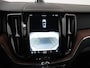 Volvo XC60 T6 Recharge AWD | LR | Ultimate Dark | Luchtvering | Trekhaak | Bowers & Wilkins | Stoelmassage | 360 Camera | Zondag Open!