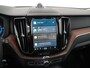 Volvo XC60 T6 Recharge AWD | LR | Ultimate Dark | Luchtvering | Trekhaak | Bowers & Wilkins | Stoelmassage | 360 Camera | Zondag Open!