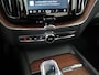 Volvo XC60 T6 Recharge AWD | LR | Ultimate Dark | Luchtvering | Trekhaak | Bowers & Wilkins | Stoelmassage | 360 Camera | Zondag Open!