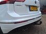 Volkswagen Tiguan 1.5 TSI ACT R-line Business Navigatie/Trekhaak/ Digitaal Dashboard/ Cruise control/Draadloos oplader Parelmoer wit
