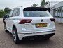 Volkswagen Tiguan 1.5 TSI ACT R-line Business Navigatie/Trekhaak/ Digitaal Dashboard/ Cruise control/Draadloos oplader Parelmoer wit