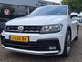 Volkswagen Tiguan 1.5 TSI ACT R-line Business Navigatie/Trekhaak/ Digitaal Dashboard/ Cruise control/Draadloos oplader Parelmoer wit