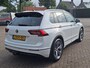Volkswagen Tiguan 1.5 TSI ACT R-line Business Navigatie/Trekhaak/ Digitaal Dashboard/ Cruise control/Draadloos oplader Parelmoer wit