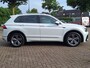 Volkswagen Tiguan 1.5 TSI ACT R-line Business Navigatie/Trekhaak/ Digitaal Dashboard/ Cruise control/Draadloos oplader Parelmoer wit