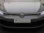 Volkswagen Golf 1.5 eTSI 130pk DSG R-Line · Navigatie · Apple/Android Car Play · Camera + Parkeersensoren