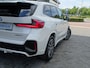 BMW X1 sDrive20i M Sport-Pano-Elek Trekhaak-Sportstoelen-Driving Assistant Pro-Harman Kardon-Travel Paket-Optiepakket Professional-18''LM velgen
