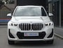 BMW X1 sDrive20i M Sport-Pano-Elek Trekhaak-Sportstoelen-Driving Assistant Pro-Harman Kardon-Travel Paket-Optiepakket Professional-18''LM velgen