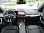 BMW X1 sDrive20i M Sport-Pano-Elek Trekhaak-Sportstoelen-Driving Assistant Pro-Harman Kardon-Travel Paket-Optiepakket Professional-18''LM velgen