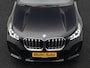 BMW X1 sDrive18i M-Sport Automaat Nieuw Model Dealer O.H. | Trekhaak af Fabriek | Alcantara Sportstoelen Memory & Verwarmd | Camera | Cruise Control | Blis | Park Assist | Apple Carplay | Navigatie | Sfeerverlichting |