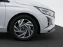 Hyundai i20 1.0 T-GDI Premium Sky | Beschikbaar per 10-2025 | Schuif- / kanteldak | Camera | Navigatie | Cruise Control | Two-Tone |