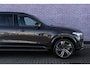 Volvo XC90 T8 Recharge AWD Ultimate Dark | 7 Zits | Long Range | Google | Adaptieve Cruise Control | Schuif-/Kanteldak | Bowers & Wilkins Audio | 360° Camera | Head-Up Display | Stoel-/Stuurverwarming | Gelaagde Zijruit(en) | Getint Glas | 22" Velgen |