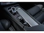 Volvo XC90 T8 Recharge AWD Ultimate Dark | 7 Zits | Long Range | Google | Adaptieve Cruise Control | Schuif-/Kanteldak | Bowers & Wilkins Audio | 360° Camera | Head-Up Display | Stoel-/Stuurverwarming | Gelaagde Zijruit(en) | Getint Glas | 22" Velgen |