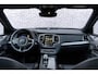 Volvo XC90 T8 Recharge AWD Ultimate Dark | 7 Zits | Long Range | Google | Adaptieve Cruise Control | Schuif-/Kanteldak | Bowers & Wilkins Audio | 360° Camera | Head-Up Display | Stoel-/Stuurverwarming | Gelaagde Zijruit(en) | Getint Glas | 22" Velgen |