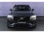 Volvo XC90 T8 Recharge AWD Ultimate Dark | 7 Zits | Long Range | Google | Adaptieve Cruise Control | Schuif-/Kanteldak | Bowers & Wilkins Audio | 360° Camera | Head-Up Display | Stoel-/Stuurverwarming | Gelaagde Zijruit(en) | Getint Glas | 22" Velgen |