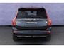Volvo XC90 T8 Recharge AWD Ultimate Dark | 7 Zits | Long Range | Google | Adaptieve Cruise Control | Schuif-/Kanteldak | Bowers & Wilkins Audio | 360° Camera | Head-Up Display | Stoel-/Stuurverwarming | Gelaagde Zijruit(en) | Getint Glas | 22" Velgen |