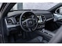 Volvo XC90 T8 Recharge AWD Ultimate Dark | 7 Zits | Long Range | Google | Adaptieve Cruise Control | Schuif-/Kanteldak | Bowers & Wilkins Audio | 360° Camera | Head-Up Display | Stoel-/Stuurverwarming | Gelaagde Zijruit(en) | Getint Glas | 22" Velgen |