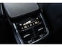 Volvo XC90 T8 Recharge AWD Ultimate Dark | 7 Zits | Long Range | Google | Adaptieve Cruise Control | Schuif-/Kanteldak | Bowers & Wilkins Audio | 360° Camera | Head-Up Display | Stoel-/Stuurverwarming | Gelaagde Zijruit(en) | Getint Glas | 22" Velgen |