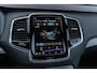 Volvo XC90 T8 Recharge AWD Ultimate Dark | 7 Zits | Long Range | Google | Adaptieve Cruise Control | Schuif-/Kanteldak | Bowers & Wilkins Audio | 360° Camera | Head-Up Display | Stoel-/Stuurverwarming | Gelaagde Zijruit(en) | Getint Glas | 22" Velgen |