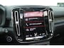 Volvo XC40 T5 AUT7 Recharge R-Design | Panoramadak met schuif-/kanteldak | Verwarmbare voorstoelen en stuurwiel | Adaptive Cruise & Pilot Assist | Power seats incl. Memory | Interieur voorverwarming | 360 Camera | Apple carplay & Android auto |