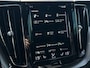 Volvo XC60 2.0 T8 Twin Engine AWD R-Design / Trekhaak / Pano. dak / Massagestoelen / Verwarmde en geventileerde stoelen / Elek. stoelen / Luchtvering / 360 camera / Pilot assist /