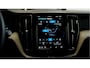 Volvo XC60 2.0 T6 AWD 250kW/340pk Aut8 Recharge Inscription Excl. Facelift! HARMAN/KARDON + PANORAMADAK + EL.TREKHAAK + HEAD-UP + ADAPT.CRUISE + STOEL-&STUURVERWARMING + CAMERA + PD-GLASS + GOOGLE DASH + KEYLESS ENTRY&GO + PARKSENSOREN + 19" LM-VELGEN!!