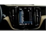 Volvo XC60 2.0 T6 AWD 250kW/340pk Aut8 Recharge Inscription Excl. Facelift! HARMAN/KARDON + PANORAMADAK + EL.TREKHAAK + HEAD-UP + ADAPT.CRUISE + STOEL-&STUURVERWARMING + CAMERA + PD-GLASS + GOOGLE DASH + KEYLESS ENTRY&GO + PARKSENSOREN + 19" LM-VELGEN!!