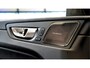 Volvo XC60 2.0 T6 AWD 250kW/340pk Aut8 Recharge Inscription Excl. Facelift! HARMAN/KARDON + PANORAMADAK + EL.TREKHAAK + HEAD-UP + ADAPT.CRUISE + STOEL-&STUURVERWARMING + CAMERA + PD-GLASS + GOOGLE DASH + KEYLESS ENTRY&GO + PARKSENSOREN + 19" LM-VELGEN!!