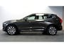 Volvo XC60 2.0 T6 AWD 250kW/340pk Aut8 Recharge Inscription Excl. Facelift! HARMAN/KARDON + PANORAMADAK + EL.TREKHAAK + HEAD-UP + ADAPT.CRUISE + STOEL-&STUURVERWARMING + CAMERA + PD-GLASS + GOOGLE DASH + KEYLESS ENTRY&GO + PARKSENSOREN + 19" LM-VELGEN!!
