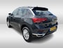 Volkswagen T-Roc 1.0 TSI 110pk Style Parkeersensoren / airco / 16" LMV