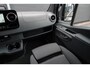Mercedes-Benz Sprinter L2H2 319Cdi 190Pk 9G-Tronic | Dubbel Cabine | 5-Persoons | RWD | 2x Schuifdeur | 360° Camera | Treeplanken | Selenietgrijs