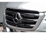 Mercedes-Benz Sprinter L2H2 319Cdi 190Pk 9G-Tronic | Dubbel Cabine | 5-Persoons | RWD | 2x Schuifdeur | 360° Camera | Treeplanken | Selenietgrijs