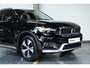 Volvo XC40 B4 Inscription | Verwarmbare voorstoelen en achterbank | Verwarmbaar stuurwiel | 360° parkeercamera | Adaptive cruise control | Premium audio | BLIS | Volvo on Call | Parkeerverwarming | Parkeersensoren voor + achter |