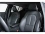 Volvo XC40 B4 Inscription | Electrische bedienbare voorstoelen | Stoelverwarming | 360° parkeercamera | Adaptive cruise control | Exterieur Stylingkit | BLIS | Volvo on Call | Parkeerverwarming | Parkeersensoren voor + achter |