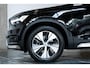 Volvo XC40 B4 Inscription | Electrische bedienbare voorstoelen | Stoelverwarming | 360° parkeercamera | Adaptive cruise control | Exterieur Stylingkit | BLIS | Volvo on Call | Parkeerverwarming | Parkeersensoren voor + achter |