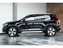 Volvo XC40 B4 Inscription | Electrische bedienbare voorstoelen | Stoelverwarming | 360° parkeercamera | Adaptive cruise control | Exterieur Stylingkit | BLIS | Volvo on Call | Parkeerverwarming | Parkeersensoren voor + achter |