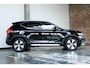 Volvo XC40 B4 Inscription | Electrische bedienbare voorstoelen | Stoelverwarming | 360° parkeercamera | Adaptive cruise control | Exterieur Stylingkit | BLIS | Volvo on Call | Parkeerverwarming | Parkeersensoren voor + achter |