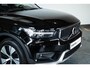 Volvo XC40 B4 Inscription | Verwarmbare voorstoelen en achterbank | Verwarmbaar stuurwiel | 360° parkeercamera | Adaptive cruise control | Premium audio | BLIS | Volvo on Call | Parkeerverwarming | Parkeersensoren voor + achter |