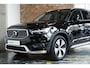 Volvo XC40 B4 Inscription | Electrische bedienbare voorstoelen | Stoelverwarming | 360° parkeercamera | Adaptive cruise control | Exterieur Stylingkit | BLIS | Volvo on Call | Parkeerverwarming | Parkeersensoren voor + achter |