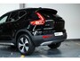 Volvo XC40 B4 Inscription | Verwarmbare voorstoelen en achterbank | Verwarmbaar stuurwiel | 360° parkeercamera | Adaptive cruise control | Premium audio | BLIS | Volvo on Call | Parkeerverwarming | Parkeersensoren voor + achter |