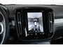 Volvo XC40 B4 Inscription | Verwarmbare voorstoelen en achterbank | Verwarmbaar stuurwiel | 360° parkeercamera | Adaptive cruise control | Premium audio | BLIS | Volvo on Call | Parkeerverwarming | Parkeersensoren voor + achter |