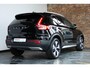 Volvo XC40 B4 Inscription | Verwarmbare voorstoelen en achterbank | Verwarmbaar stuurwiel | 360° parkeercamera | Adaptive cruise control | Premium audio | BLIS | Volvo on Call | Parkeerverwarming | Parkeersensoren voor + achter |