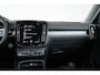 Volvo XC40 B4 Inscription | Electrische bedienbare voorstoelen | Stoelverwarming | 360° parkeercamera | Adaptive cruise control | Exterieur Stylingkit | BLIS | Volvo on Call | Parkeerverwarming | Parkeersensoren voor + achter |