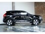 Volvo XC40 B4 Inscription | Verwarmbare voorstoelen en achterbank | Verwarmbaar stuurwiel | 360° parkeercamera | Adaptive cruise control | Premium audio | BLIS | Volvo on Call | Parkeerverwarming | Parkeersensoren voor + achter |