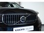 Volvo XC40 T4 Recharge Inscription | 360° Parkeercamera | Semi Elektrische Wegklapbare trekhaak | 4-Seizoenenbanden | Draadloze telefoonlader | Panoramadak | Harman Kardon Premium Audio | Stoel en Stuurwielverwarming | Parkeersensoren voor + achter | Parkeerverwarming | Adaptive Cruise Control |
